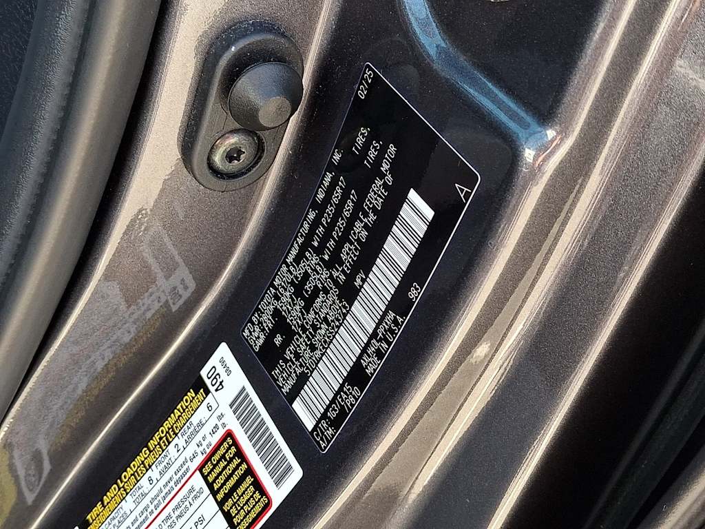 Thumbnail: 2025 Toyota Sienna - 29