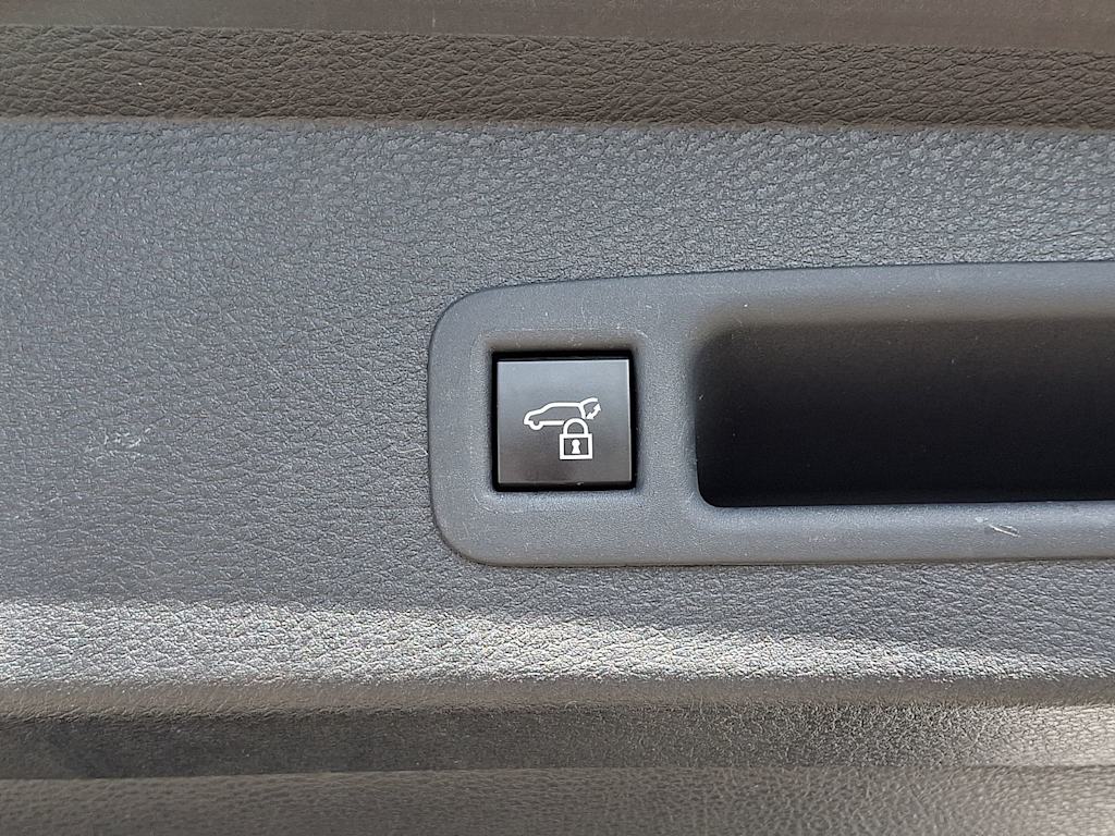 Thumbnail: 2025 Toyota Sienna - 30