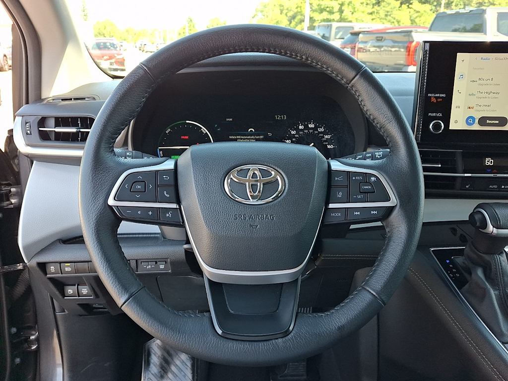 Thumbnail: 2025 Toyota Sienna - 9