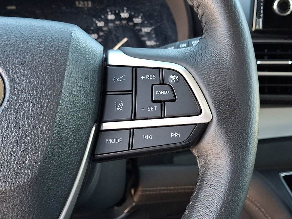 Thumbnail: 2025 Toyota Sienna - 26