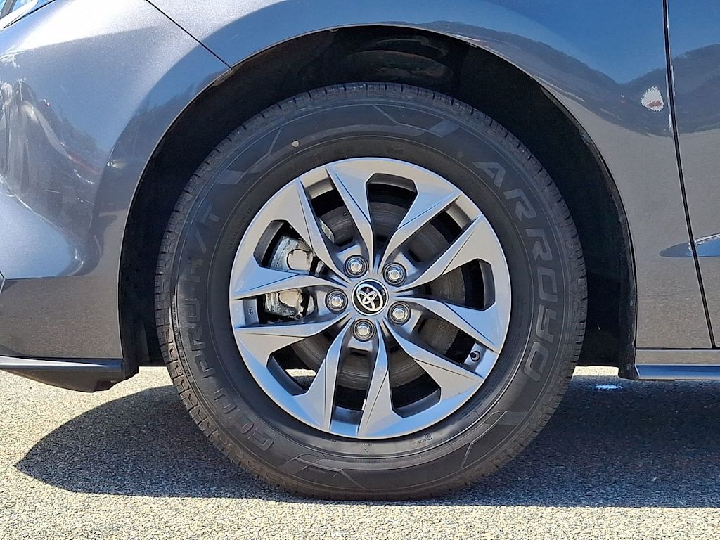Thumbnail: 2025 Toyota Sienna - 8