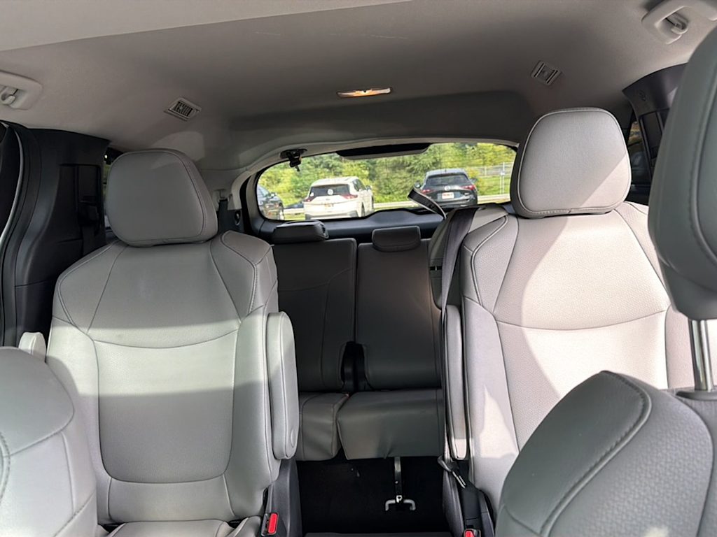 Thumbnail: 2026 Toyota Sienna - 17