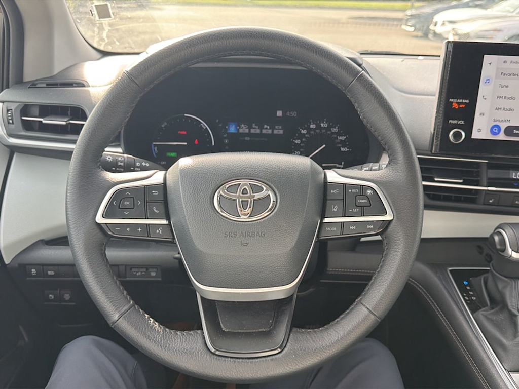 Thumbnail: 2026 Toyota Sienna - 2
