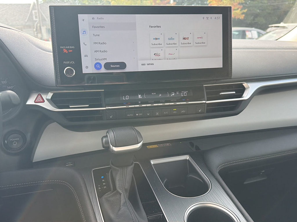 Thumbnail: 2026 Toyota Sienna - 15