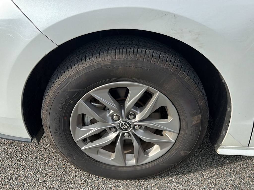 Thumbnail: 2026 Toyota Sienna - 21