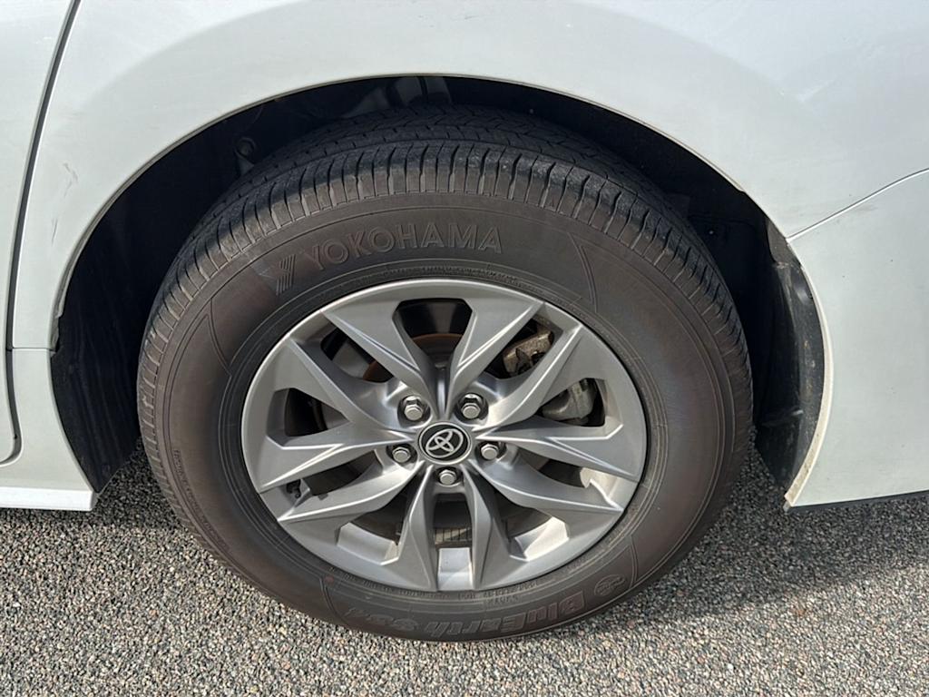 Thumbnail: 2026 Toyota Sienna - 20