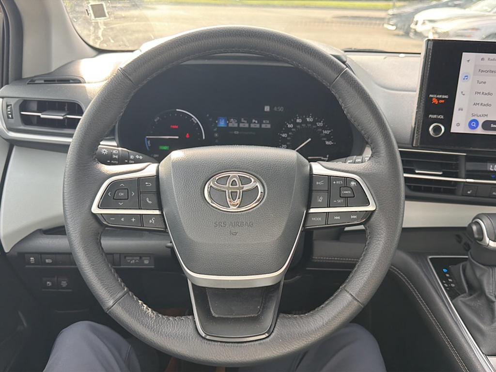 Thumbnail: 2026 Toyota Sienna - 2