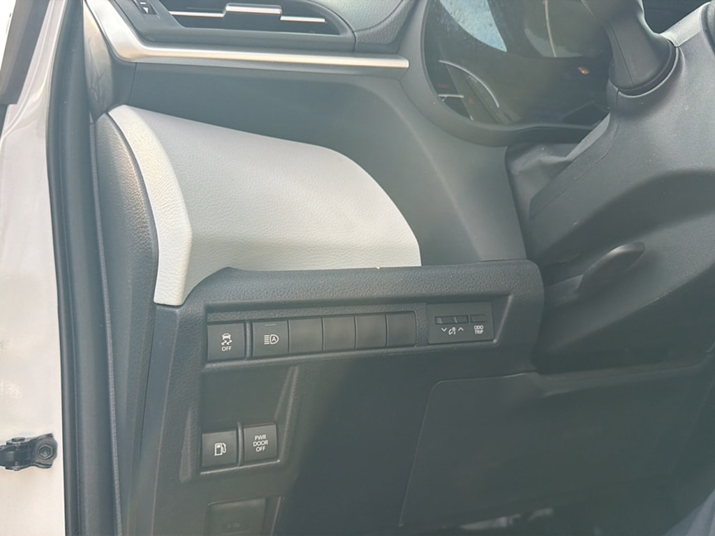 Thumbnail: 2026 Toyota Sienna - 9