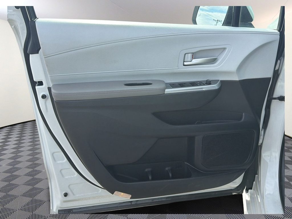 Thumbnail: 2026 Toyota Sienna - 14