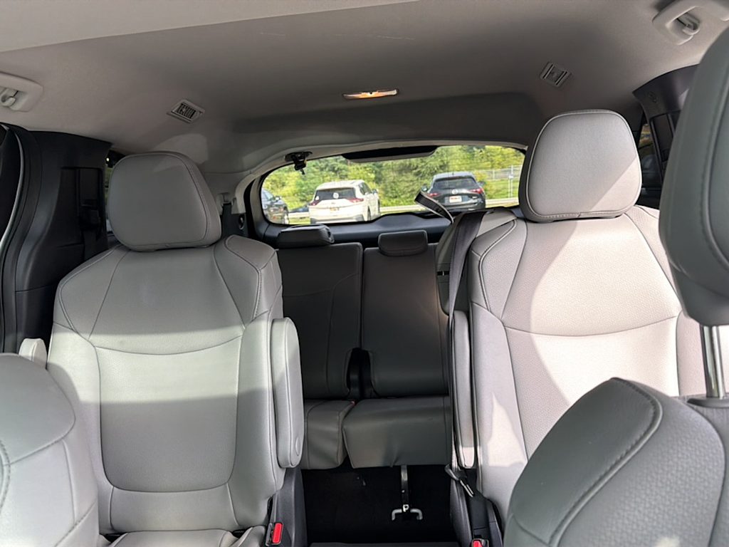 Thumbnail: 2026 Toyota Sienna - 17