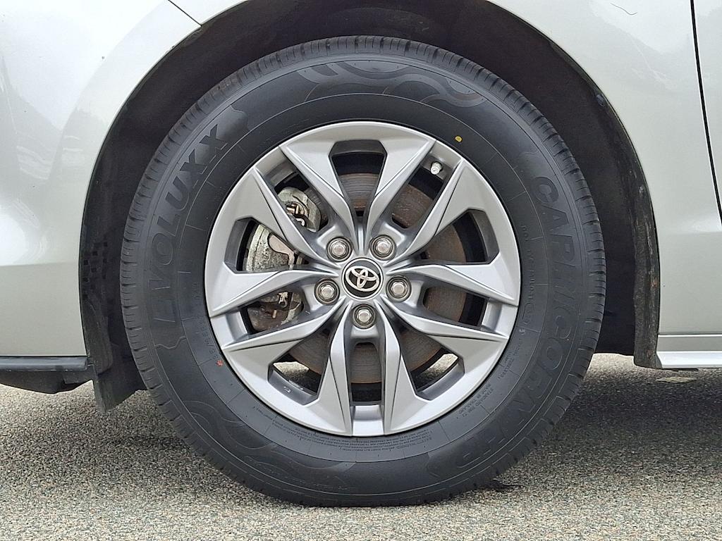 Thumbnail: 2022 Toyota Sienna - 8