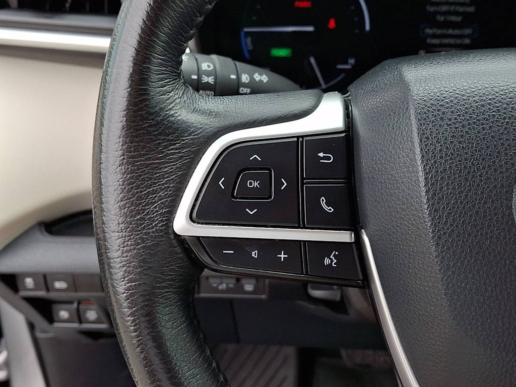 Thumbnail: 2022 Toyota Sienna - 26
