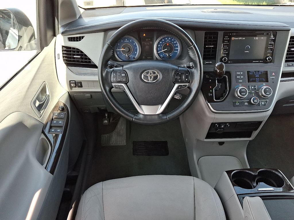 Thumbnail: 2020 Toyota Sienna - 2