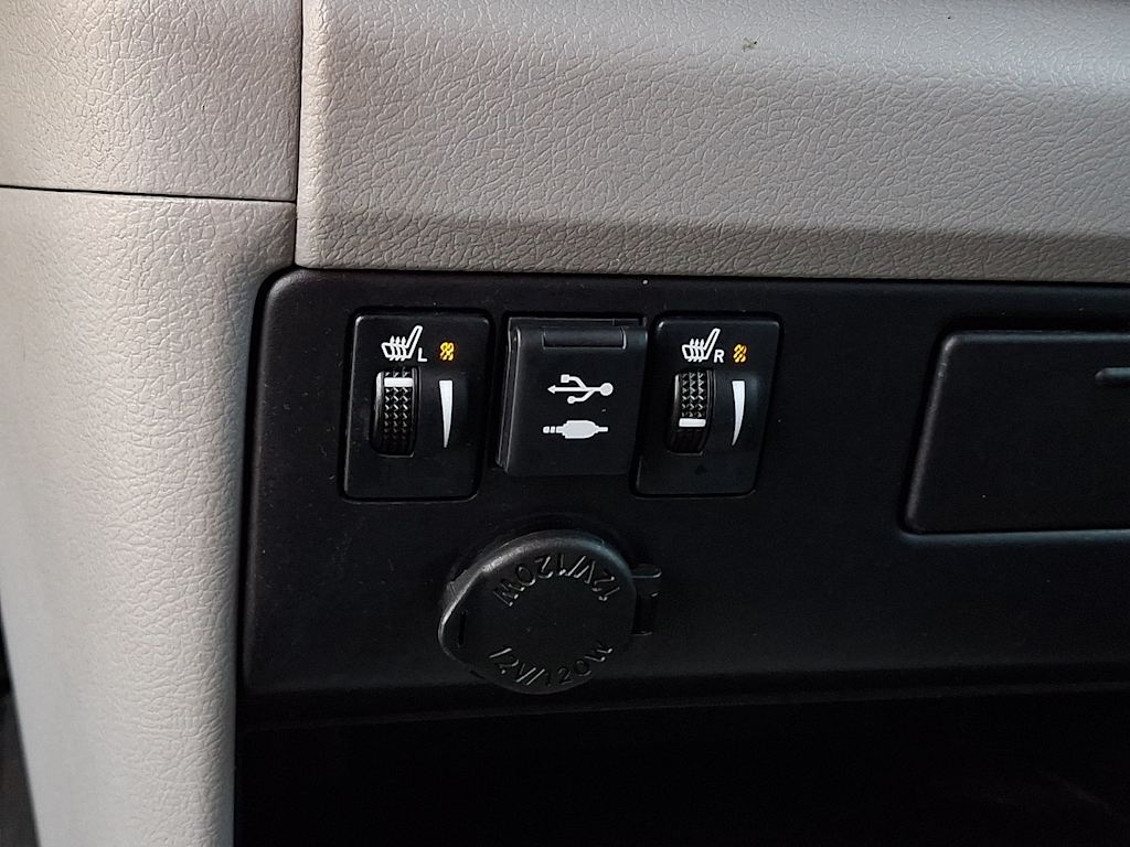 Thumbnail: 2020 Toyota Sienna - 31
