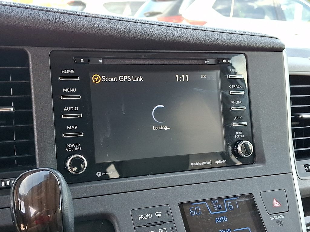 Thumbnail: 2020 Toyota Sienna - 12