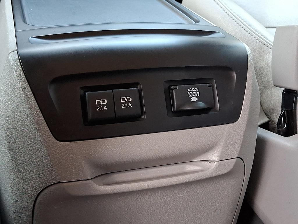 Thumbnail: 2020 Toyota Sienna - 22