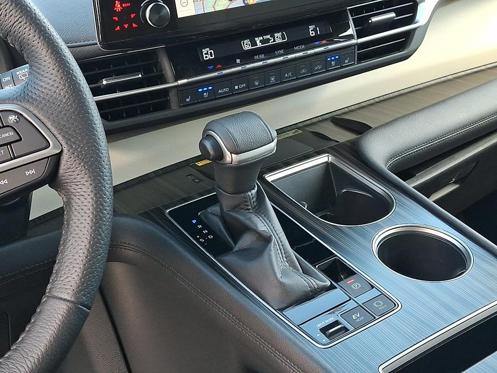 Thumbnail: 2022 Toyota Sienna - 13