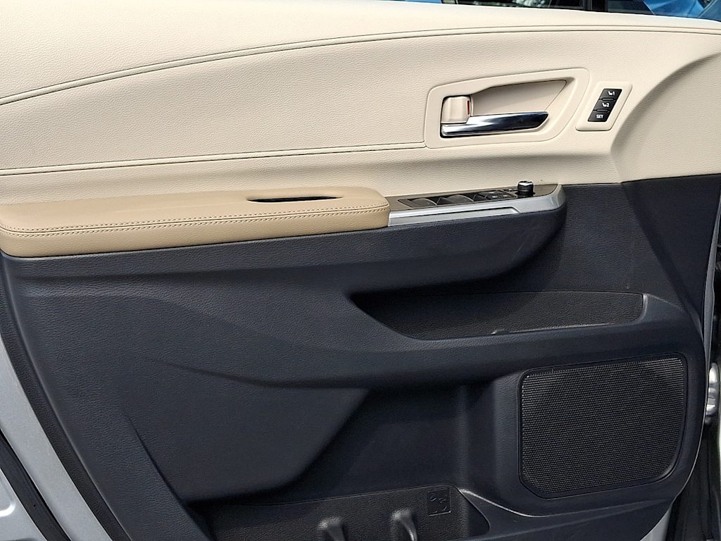 Thumbnail: 2022 Toyota Sienna - 24