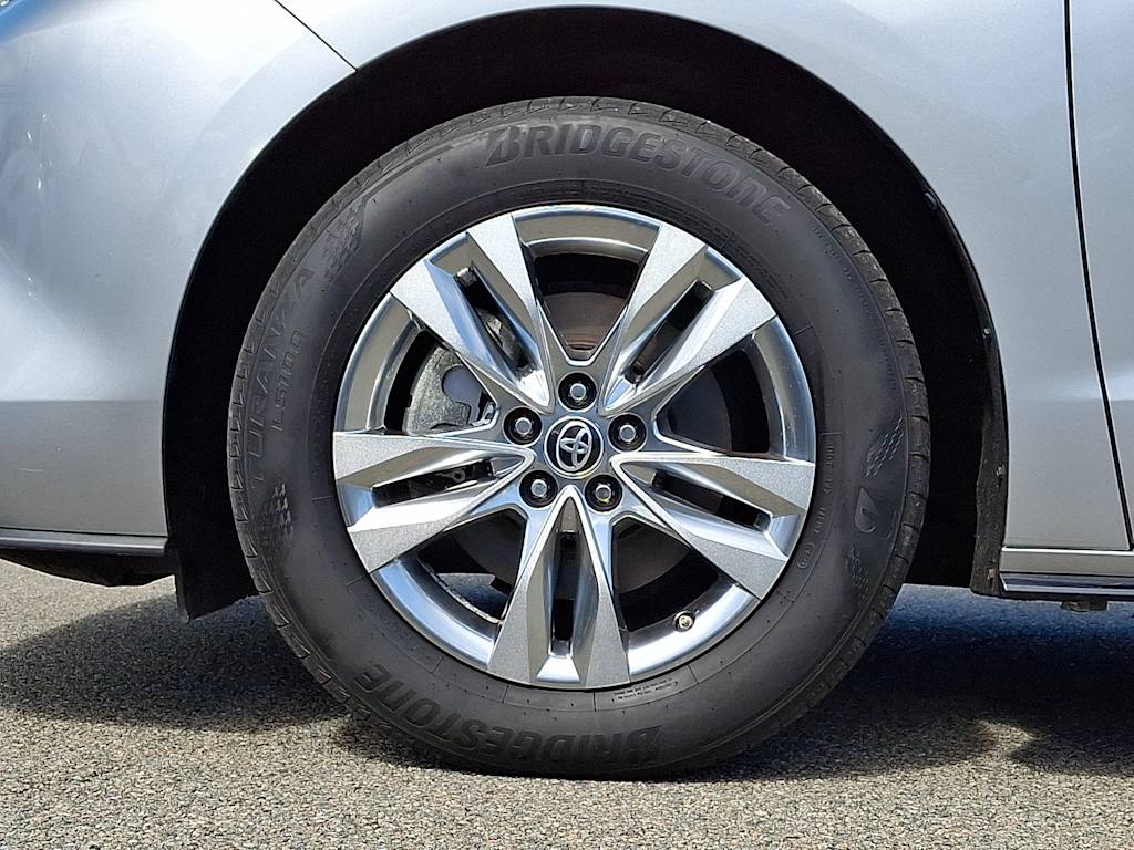 Thumbnail: 2022 Toyota Sienna - 8
