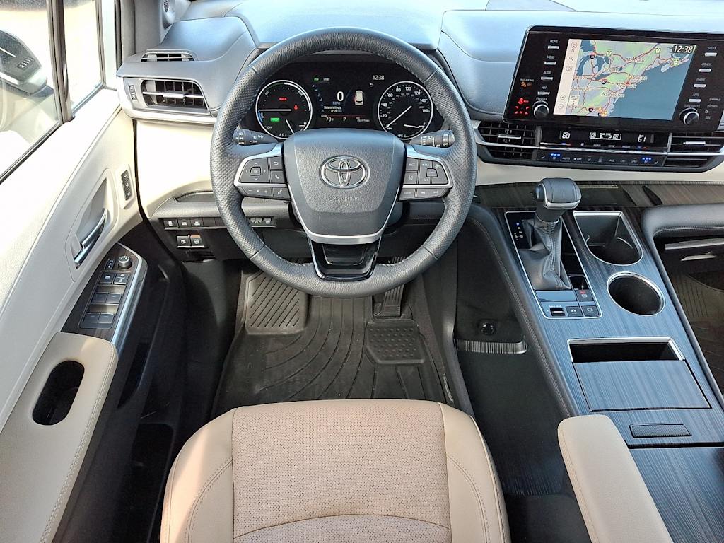 Thumbnail: 2022 Toyota Sienna - 2