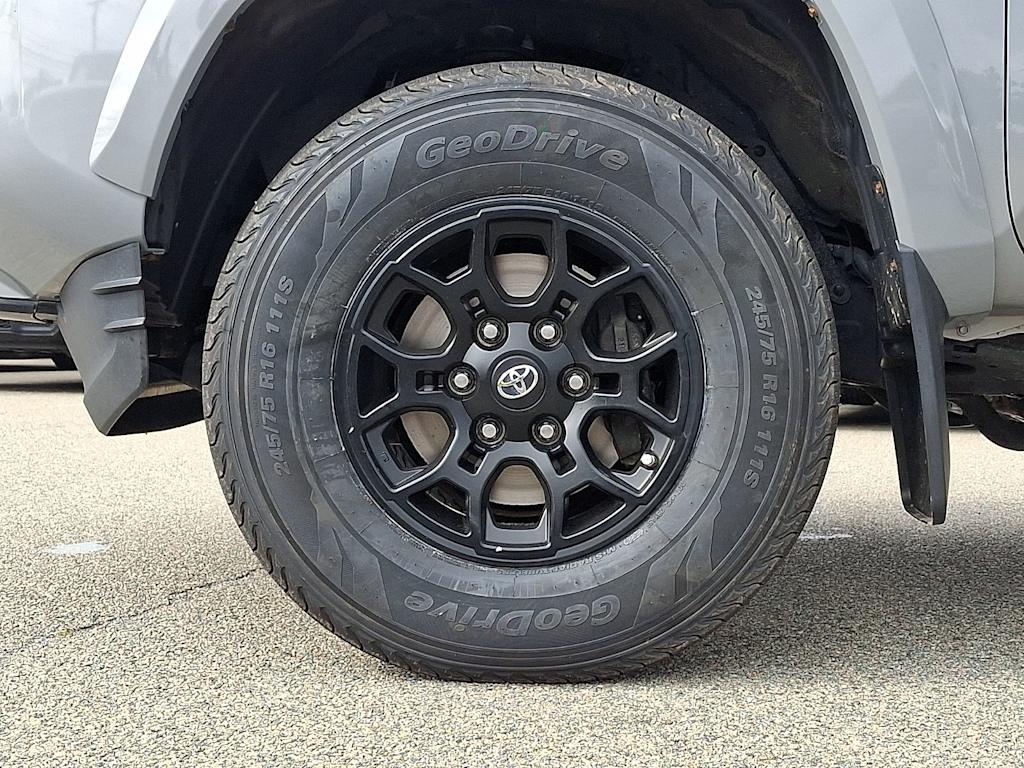 Thumbnail: 2021 Toyota Tacoma - 8