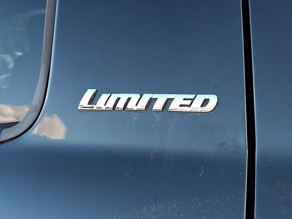 Thumbnail: 2015 Toyota Tundra - 32