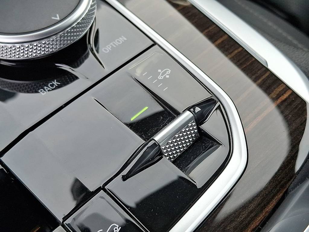 Thumbnail: 2021 BMW X7 - 28