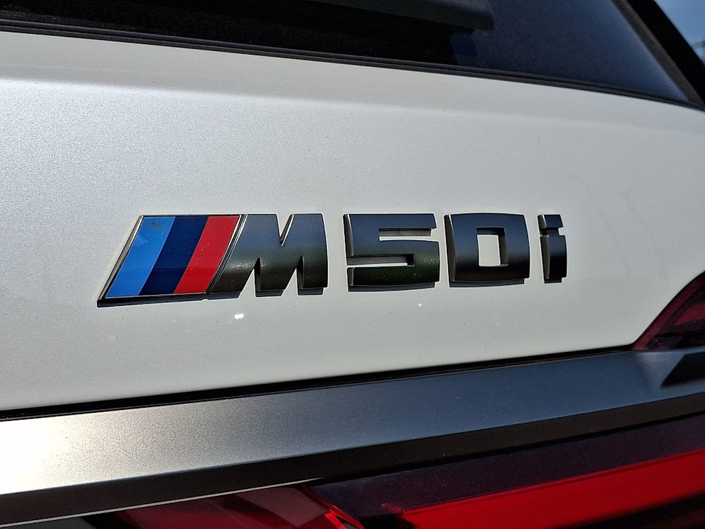 Thumbnail: 2021 BMW X7 - 32