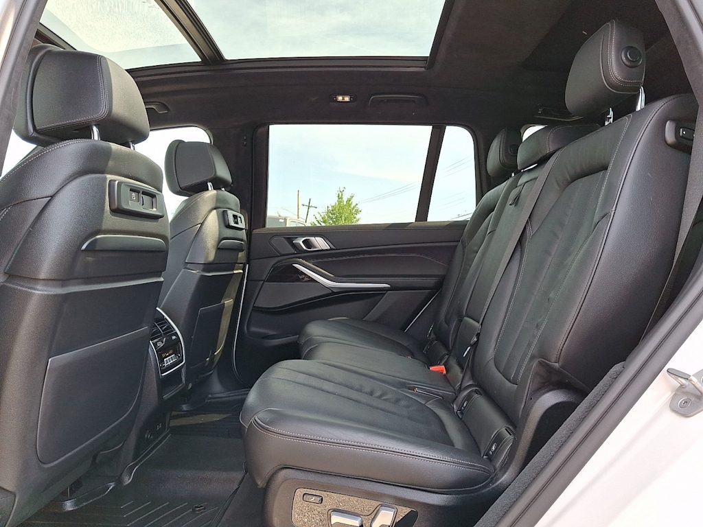 Thumbnail: 2021 BMW X7 - 10