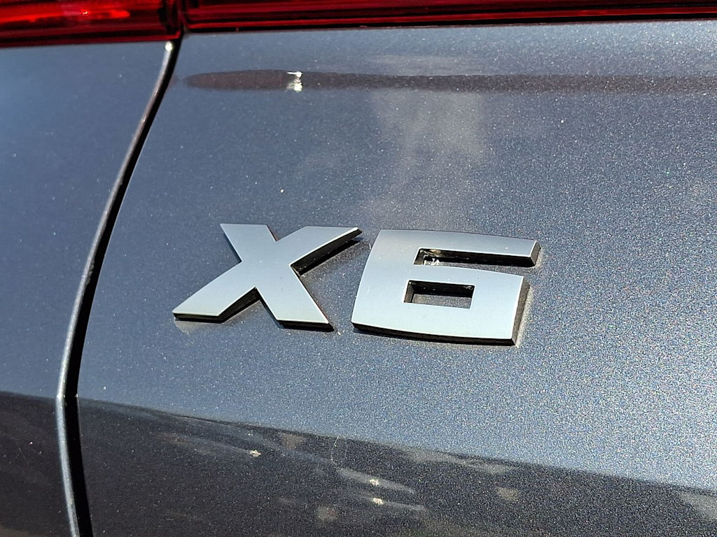 Thumbnail: 2021 BMW X6 - 6