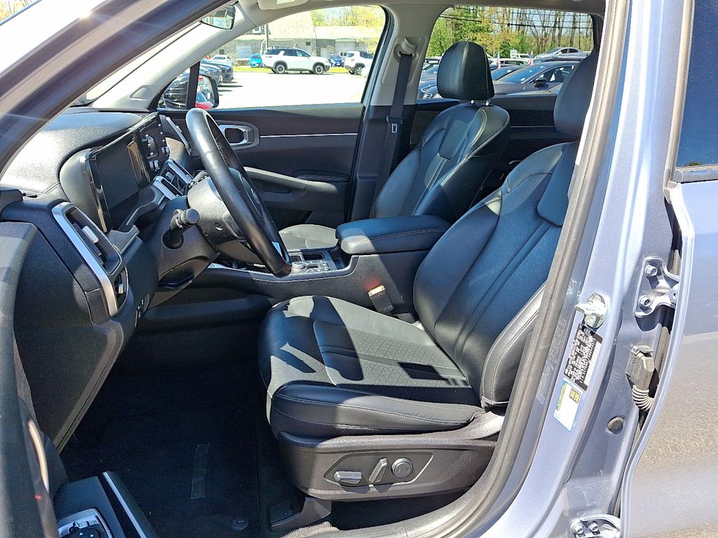 2021 Kia Sorento EX 9