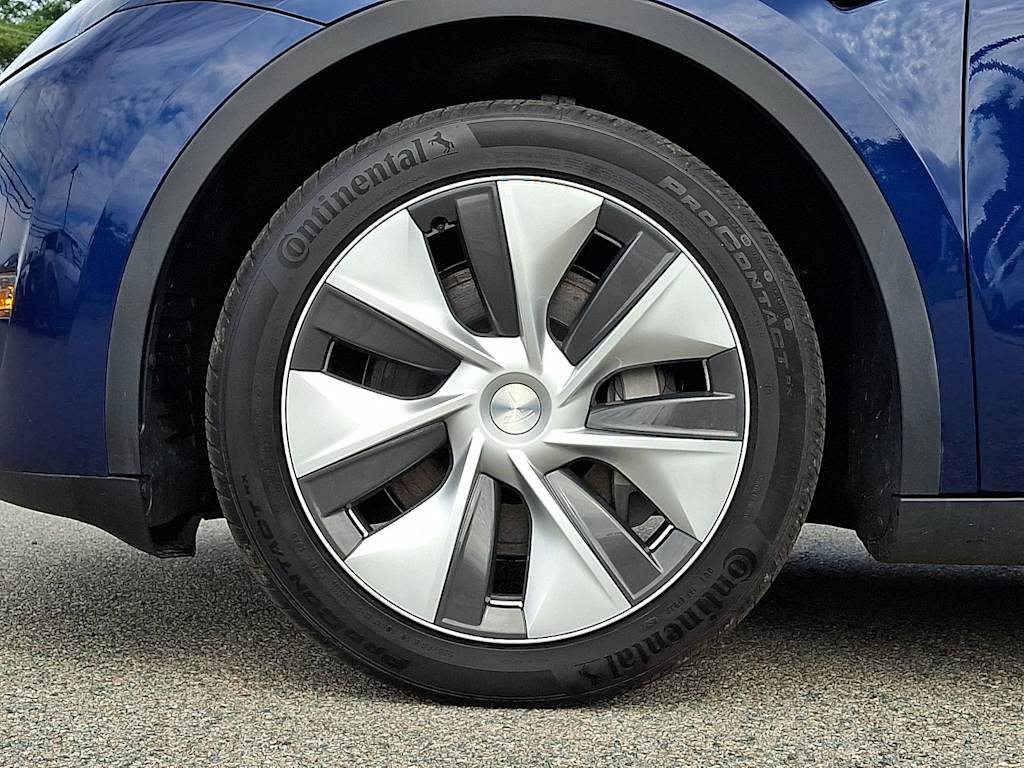 Thumbnail: 2023 Tesla Model Y - 8