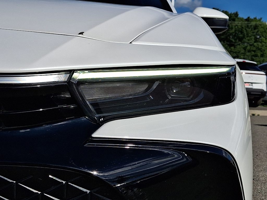Thumbnail: 2023 Toyota Crown - 18