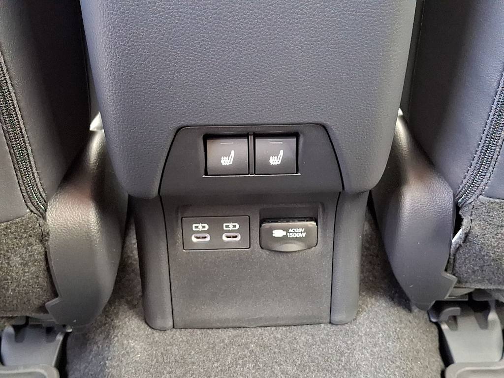 Thumbnail: 2026 Toyota Prius v - 20