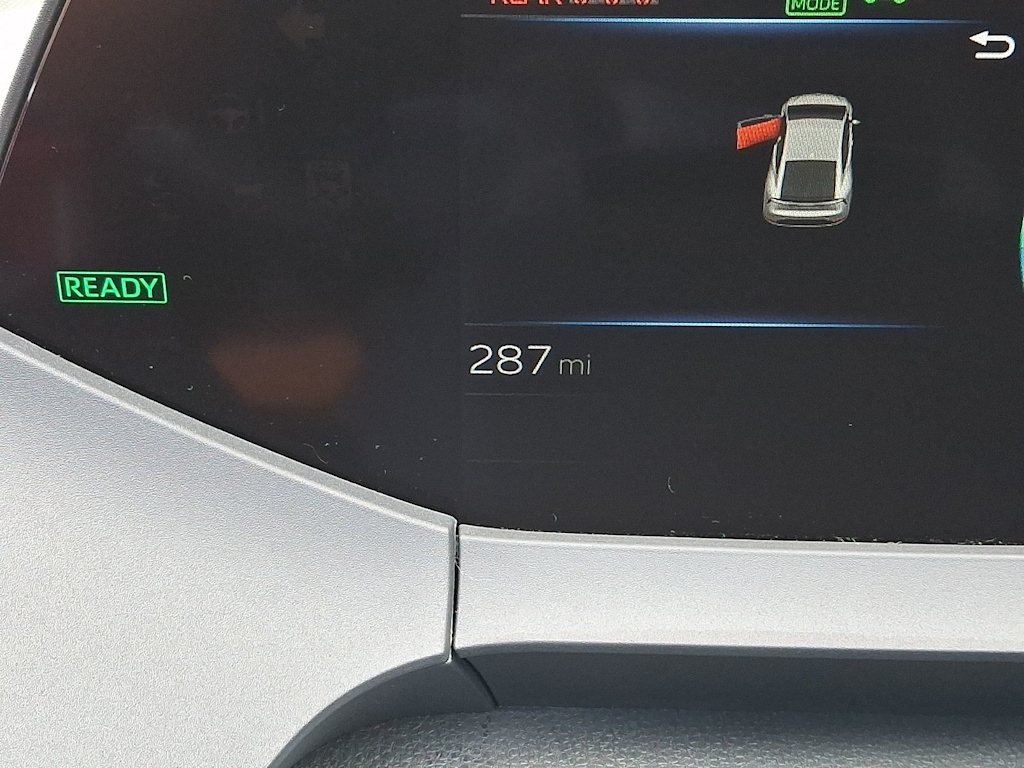 Thumbnail: 2026 Toyota Prius v - 14