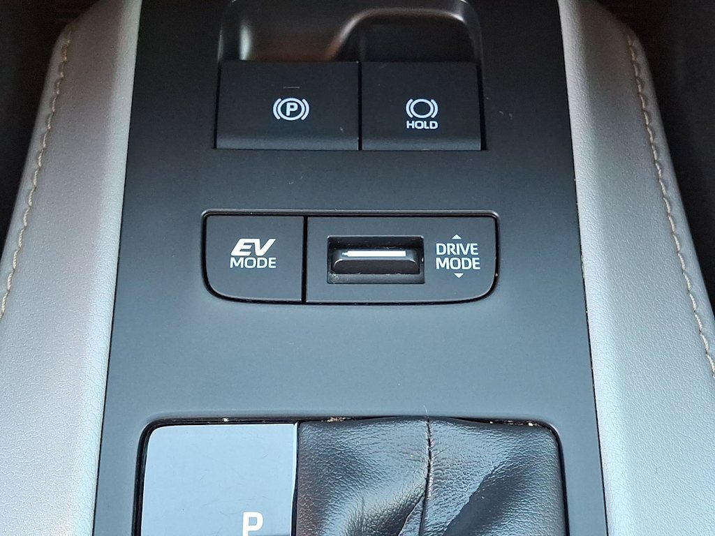 Thumbnail: 2021 Toyota Venza - 29