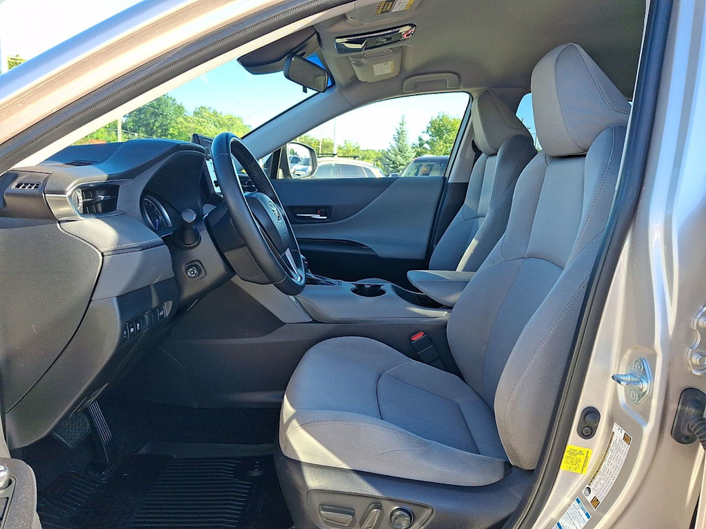 Thumbnail: 2021 Toyota Venza - 10