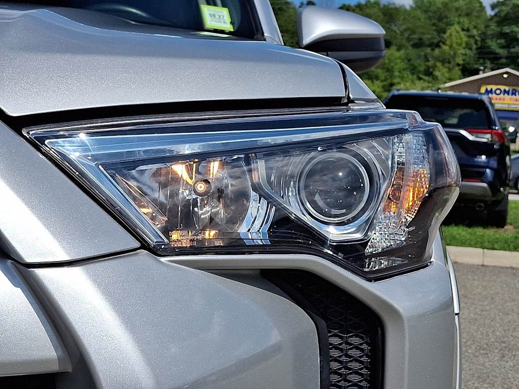 Thumbnail: 2017 Toyota 4Runner - 20