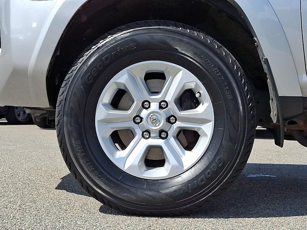 Thumbnail: 2017 Toyota 4Runner - 8