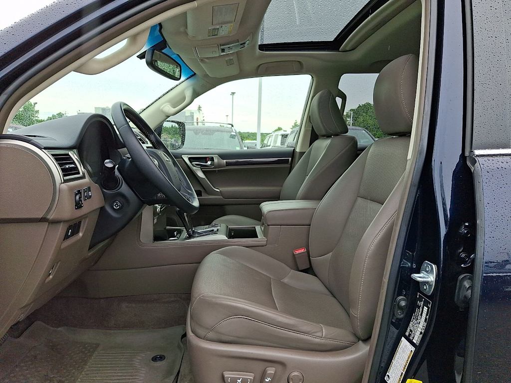 Thumbnail: 2019 Lexus GX - 10