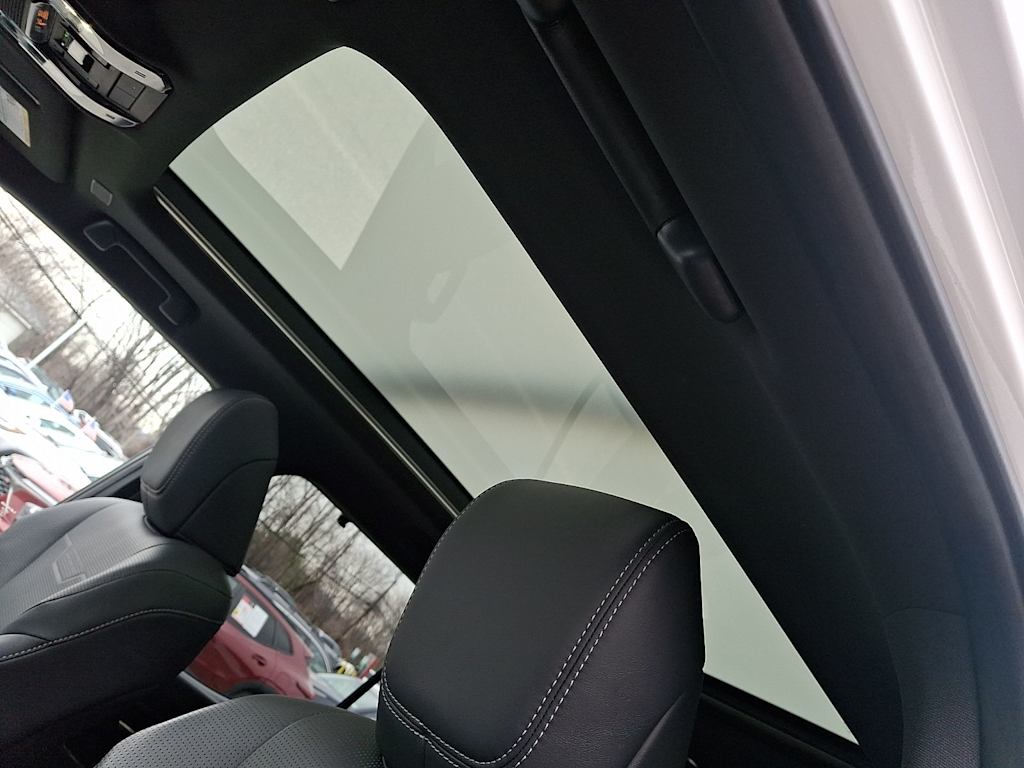 Thumbnail: 2024 Lexus ES - 24