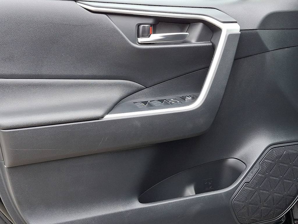 Thumbnail: 2023 Toyota RAV4 - 22