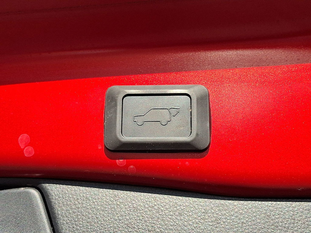 Thumbnail: 2023 Toyota RAV4 - 32
