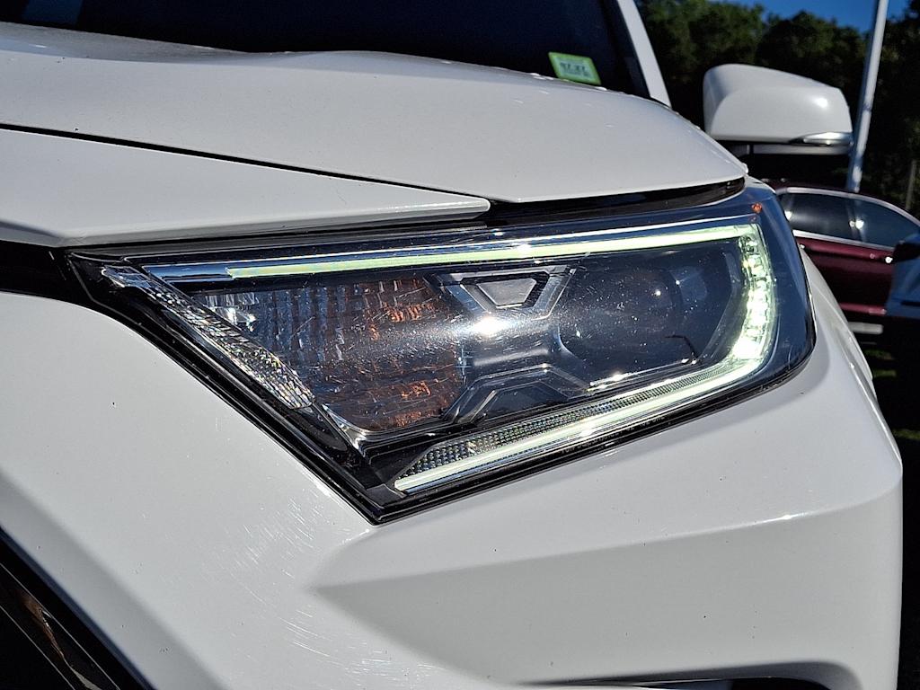 Thumbnail: 2021 Toyota RAV4 - 20