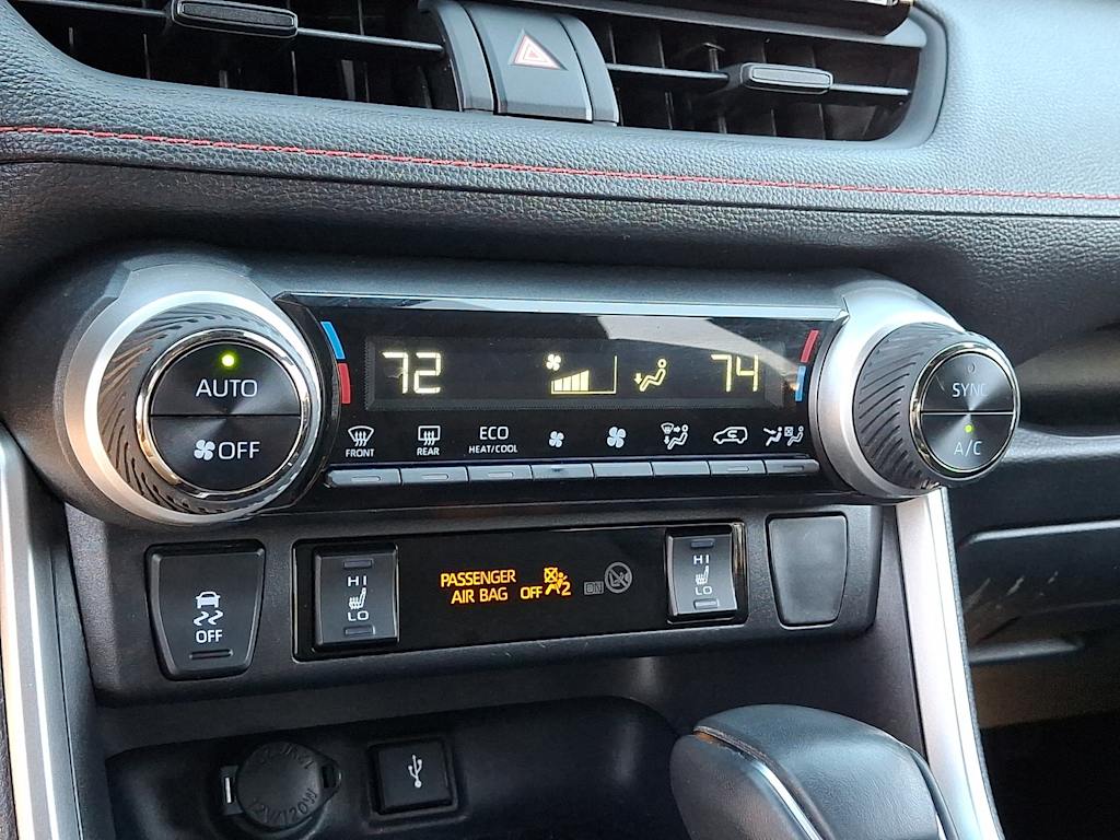 Thumbnail: 2021 Toyota RAV4 - 24