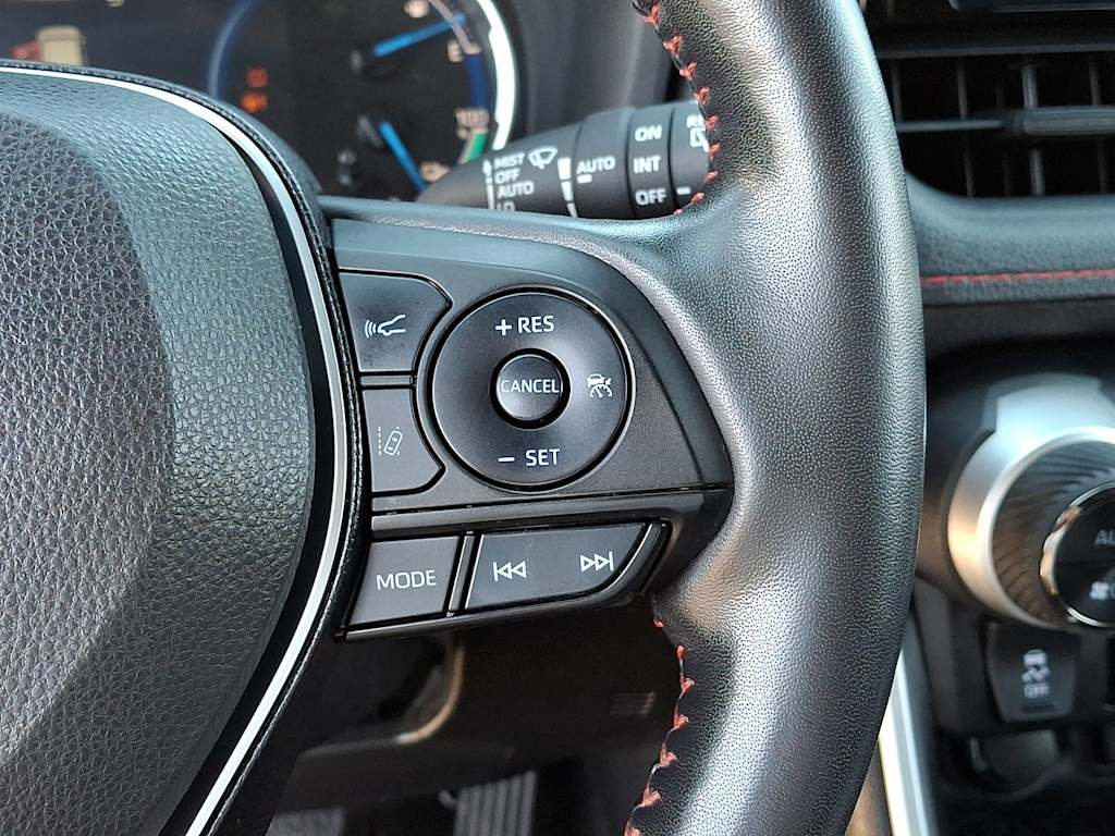 Thumbnail: 2021 Toyota RAV4 - 28