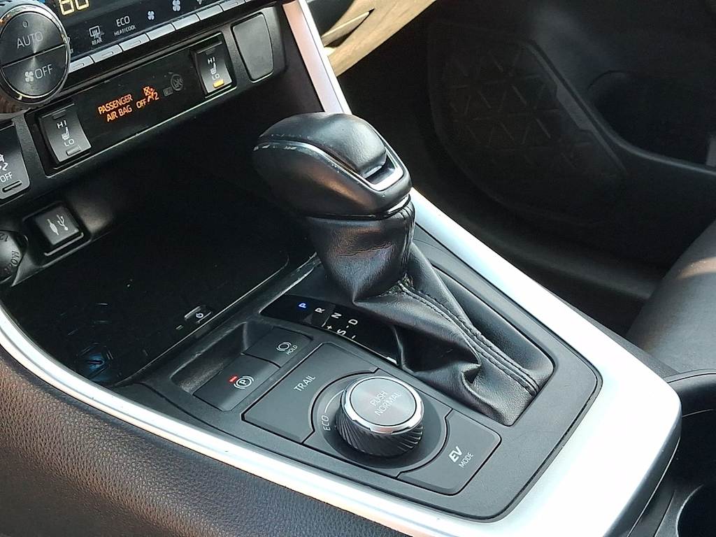 Thumbnail: 2019 Toyota RAV4 - 13