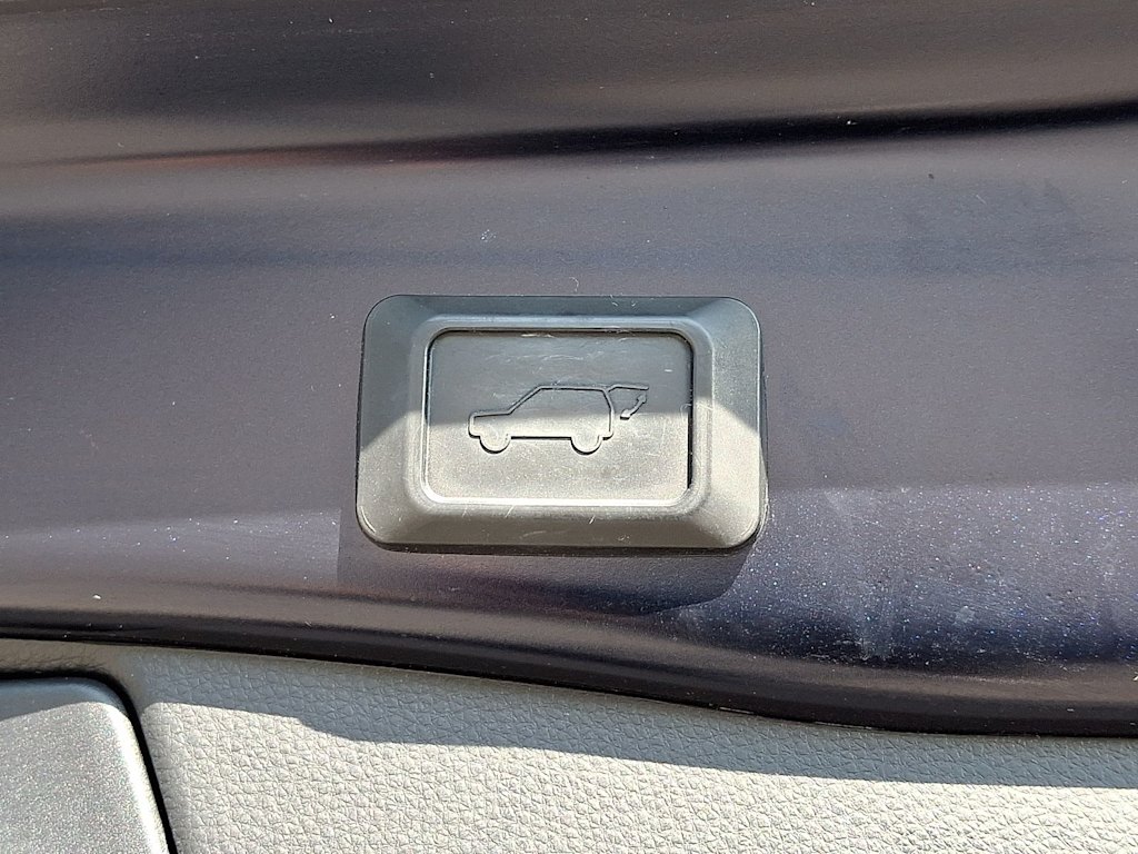 Thumbnail: 2019 Toyota RAV4 - 31