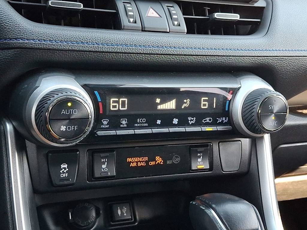 Thumbnail: 2019 Toyota RAV4 - 23