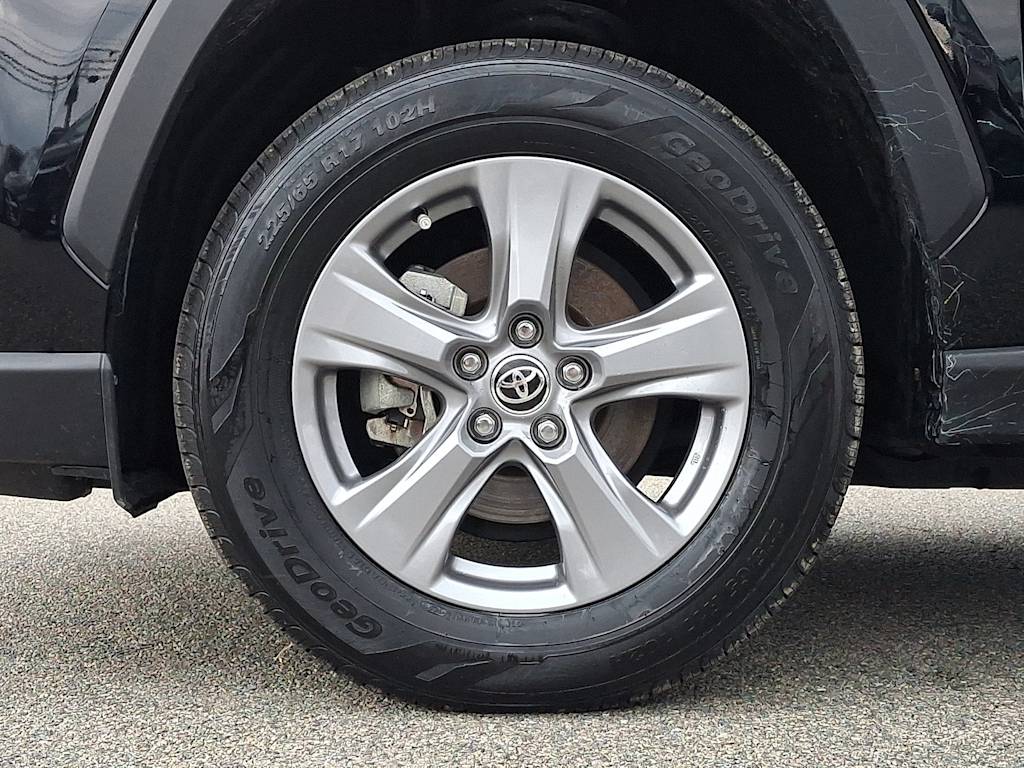 Thumbnail: 2025 Toyota RAV4 - 8